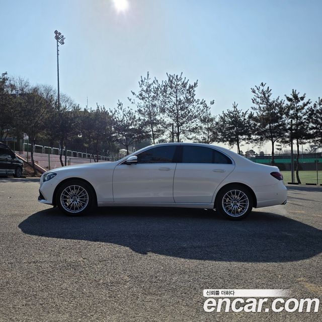 Mercedes-Benz E-Class (W213) E220d 4MATIC Exclusive 2022 — фото 8