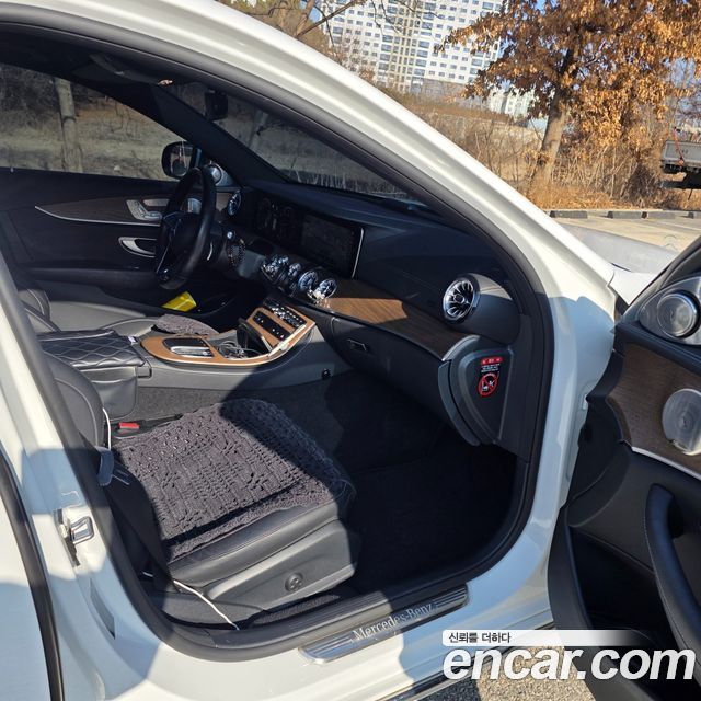 Mercedes-Benz E-Class (W213) E220d 4MATIC Exclusive 2022 — фото 17