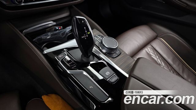 BMW 5 Series (G30) 520i M Sport 2020 — фото 9