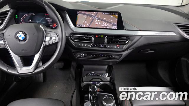 BMW 1 Series (F40) 118d Sport 2021 — фото 14