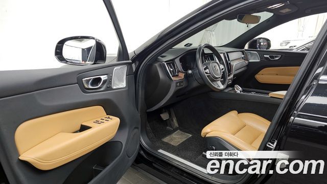 Volvo XC60 (II) B5 Inscription 2022 — фото 10