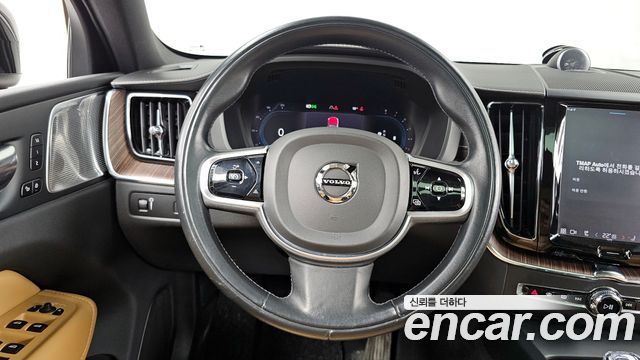 Volvo XC60 (II) B5 Inscription 2022 — фото 13