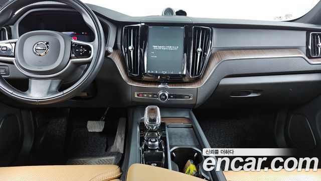 Volvo XC60 (II) B5 Inscription 2022 — фото 14