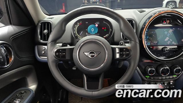 MINI Cooper S Countryman ALL4 Classic Launch Pack 2nd 2023 — фото 17