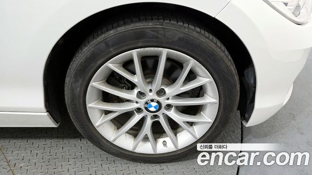 BMW 1 Series (F20) 118d Sport 5Door 2016 — фото 5