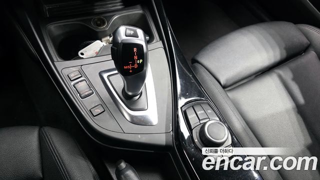 BMW 1 Series (F20) 118d Sport 5Door 2016 — фото 9