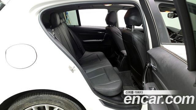 BMW 1 Series (F20) 118d Sport 5Door 2016 — фото 12