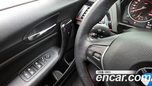 BMW 1 Series (F20) 118d Sport 5Door 2016 — фото 18