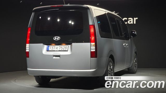 Hyundai Staria HEV 1.6 Tourer 11-Seater Modern 2025 — фото 2