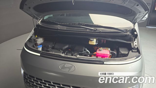 Hyundai Staria HEV 1.6 Tourer 11-Seater Modern 2025 — фото 6