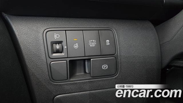 Hyundai Staria HEV 1.6 Tourer 11-Seater Modern 2025 — фото 19