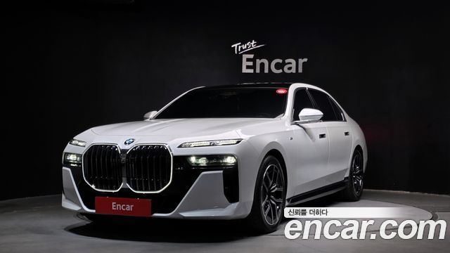 BMW 7 Series (G70) 740i xDrive M Sport