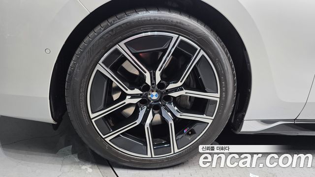 BMW 7 Series (G70) 740i xDrive M Sport 2024 — фото 5