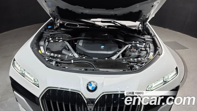 BMW 7 Series (G70) 740i xDrive M Sport 2024 — фото 6