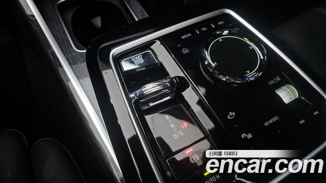 BMW 7 Series (G70) 740i xDrive M Sport 2024 — фото 9
