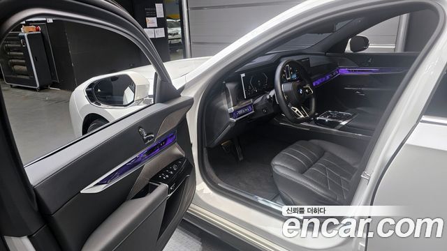 BMW 7 Series (G70) 740i xDrive M Sport 2024 — фото 10
