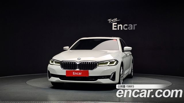 BMW 5 Series (G30) 520i Luxury 2023 — фото 3