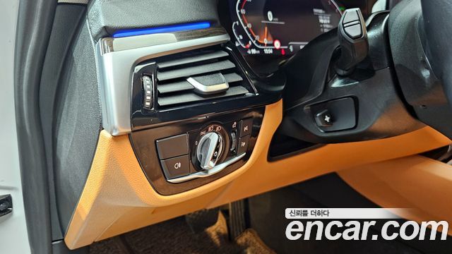 BMW 5 Series (G30) 520i Luxury 2023 — фото 14