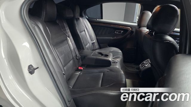 Ford Taurus 2.0 Limited EcoBoost 6th 2017 — фото 12