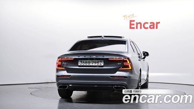 Volvo S60 (III) T5 Inscroption 2020 — фото 4