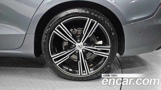 Volvo S60 (III) T5 Inscroption 2020 — фото 5