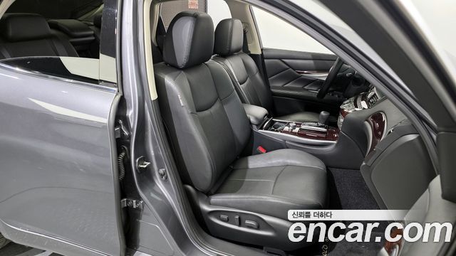 Infiniti Q70 3.7 AWD 2018 — фото 12