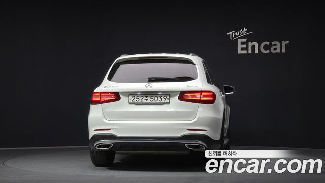 Mercedes-Benz GLC-Class (X253) GLC300 4MATIC AMG Line 2019 — фото 4