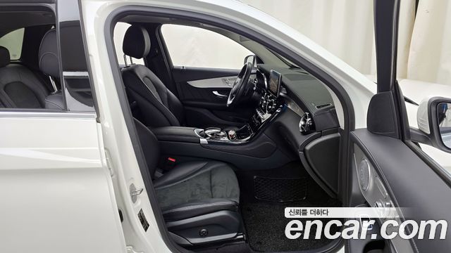 Mercedes-Benz GLC-Class (X253) GLC300 4MATIC AMG Line 2019 — фото 11