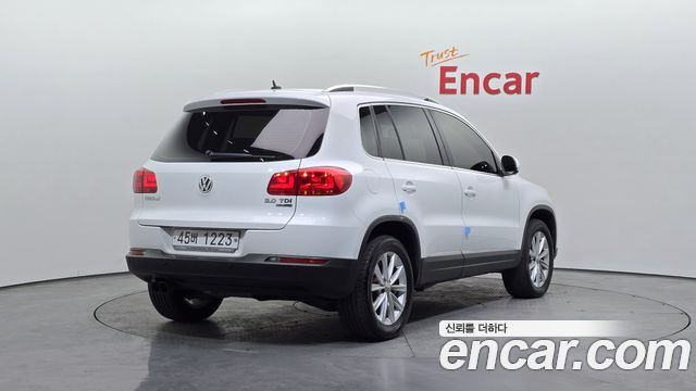 Volkswagen Tiguan 2.0 TDI Comfort 5N 2015 — фото 2