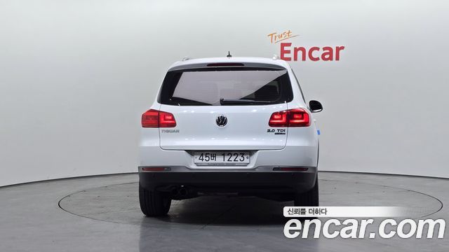 Volkswagen Tiguan 2.0 TDI Comfort 5N 2015 — фото 4