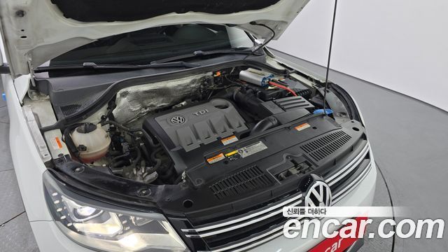 Volkswagen Tiguan 2.0 TDI Comfort 5N 2015 — фото 6