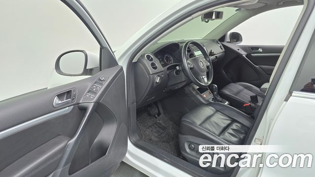 Volkswagen Tiguan 2.0 TDI Comfort 5N 2015 — фото 10