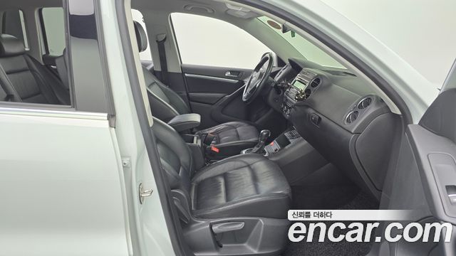 Volkswagen Tiguan 2.0 TDI Comfort 5N 2015 — фото 11