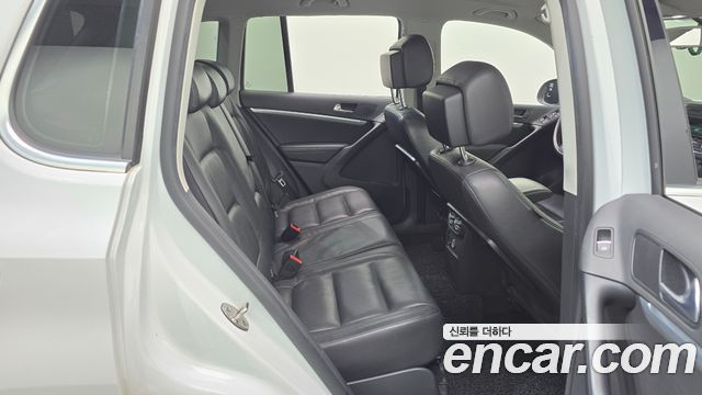 Volkswagen Tiguan 2.0 TDI Comfort 5N 2015 — фото 12