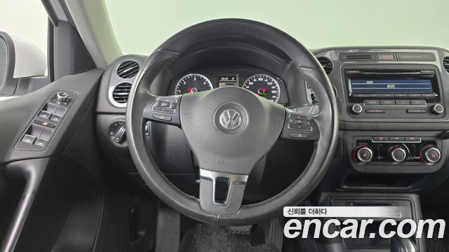 Volkswagen Tiguan 2.0 TDI Comfort 5N 2015 — фото 13