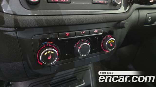 Volkswagen Tiguan 2.0 TDI Comfort 5N 2015 — фото 18