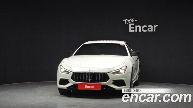 Maserati Ghibli 3.0S Q4 GranSport 3rd 2019 — фото 3