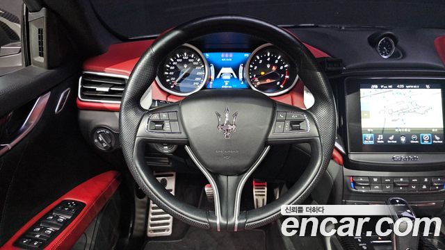Maserati Ghibli 3.0S Q4 GranSport 3rd 2019 — фото 13