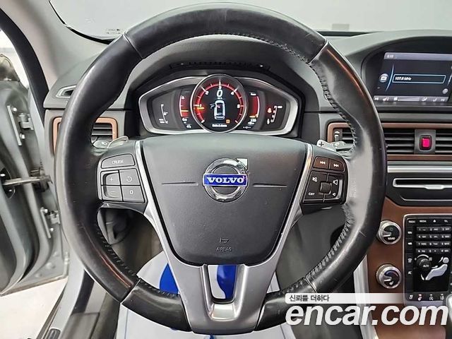 Volvo XC70 D4 3rd 2015 — фото 9