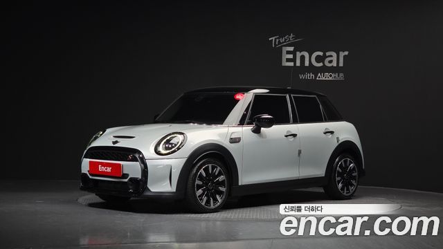 MINI Cooper S 5Door Classic Launch Pack Third Generation