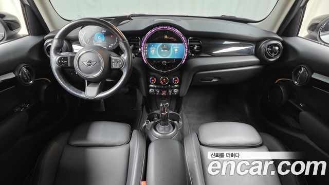 MINI Cooper S 5Door Classic Launch Pack Third Generation 2022 — фото 7