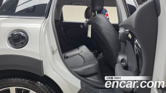 MINI Cooper S 5Door Classic Launch Pack Third Generation 2022 — фото 12