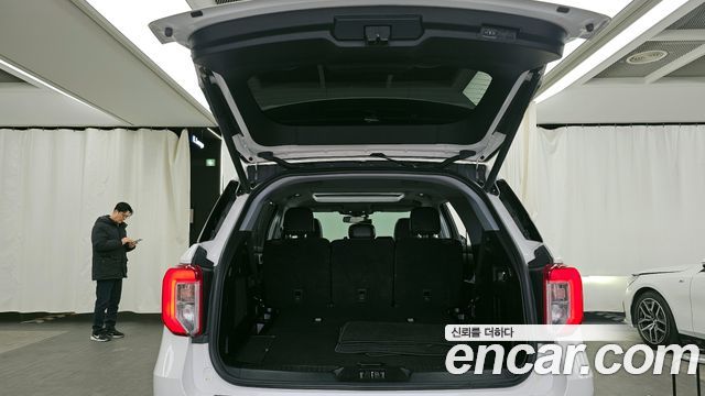 Ford Explorer (VI) 2.3 LimIted 4WD 2021 — фото 20