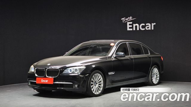 BMW 7 Series (F01) 740Li