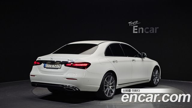 Mercedes-Benz E-Class (W213) E300e 4MATIC Exclusive 2022 — фото 2