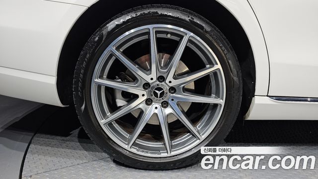 Mercedes-Benz E-Class (W213) E300e 4MATIC Exclusive 2022 — фото 5