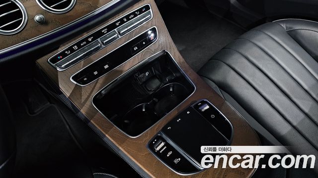Mercedes-Benz E-Class (W213) E300e 4MATIC Exclusive 2022 — фото 21