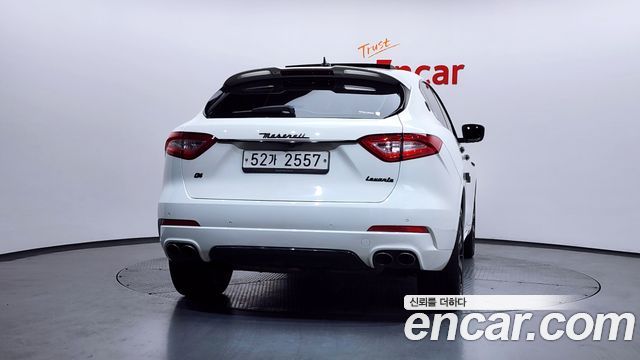 Maserati Levante 3.0 AWD GranSport 2018 — фото 4