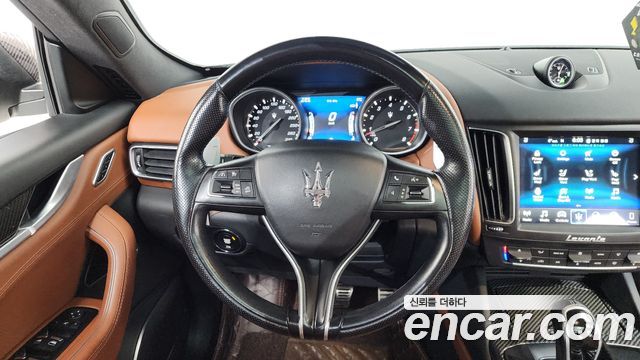 Maserati Levante 3.0 AWD GranSport 2018 — фото 13
