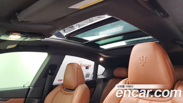 Maserati Levante 3.0 AWD GranSport 2018 — фото 19
